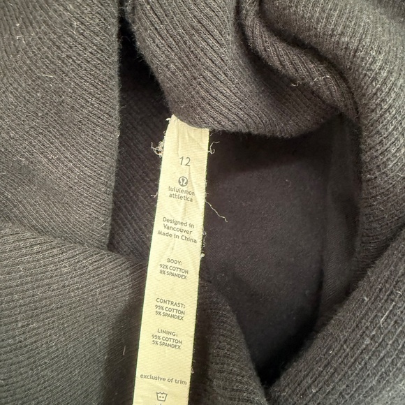 Lululemon Vintage Gratitude Wrap, size 12, black - Picture 5 of 7